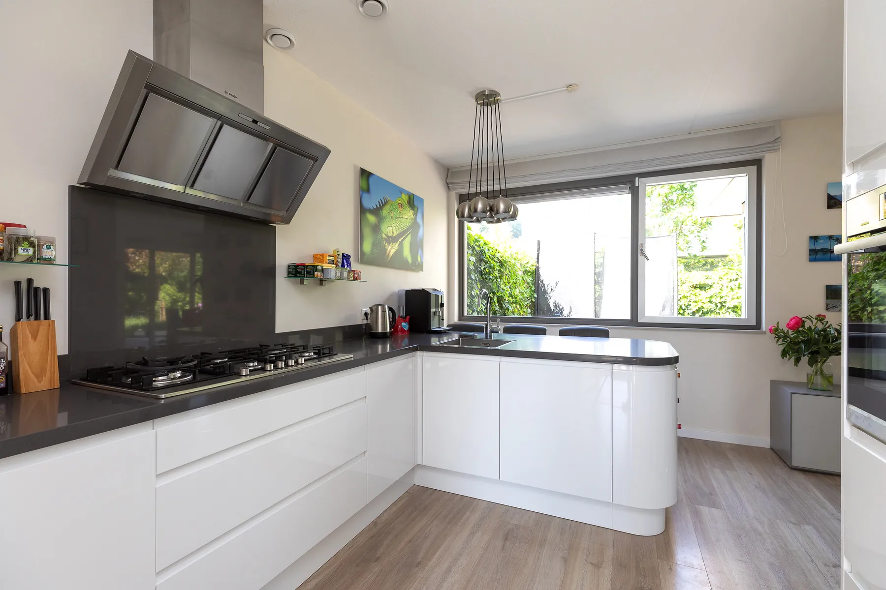 Signature Series keuken met zwart granieten werkblad